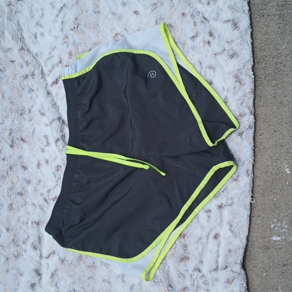 Woman shorts 809
